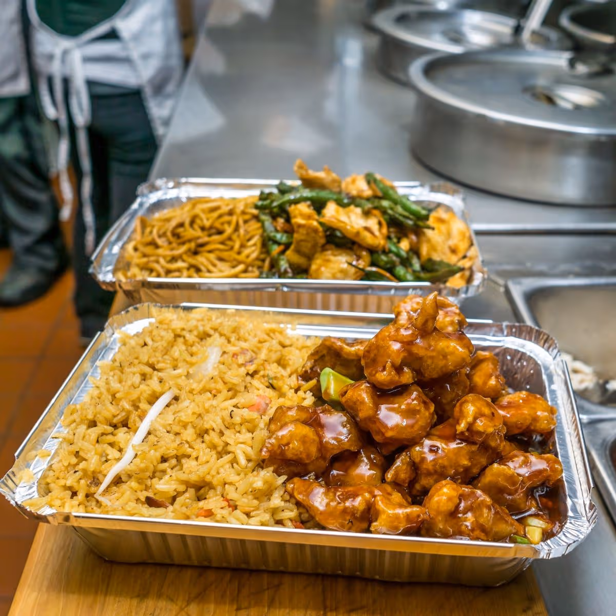 Chicken with string beans and lo mein noodles